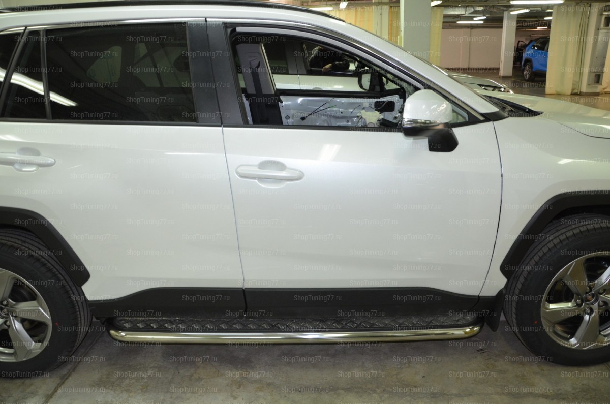 Toyota RAV4 2019 Пороги с накладным листом