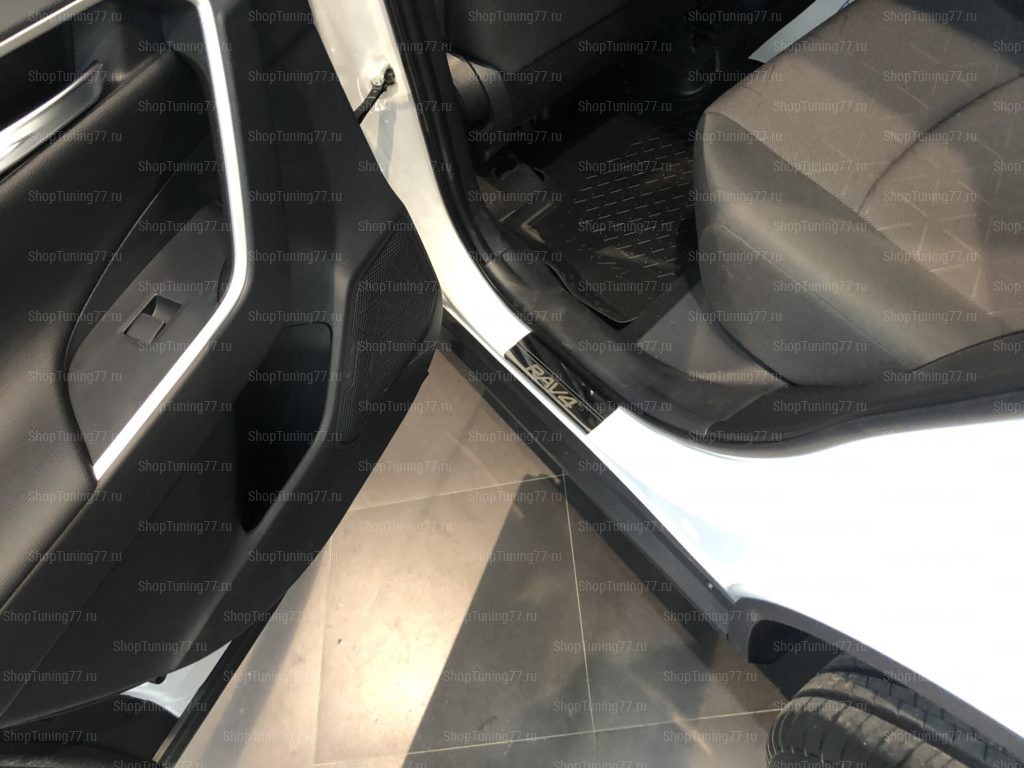 Накладки на пороги Toyota RAV-4 5 2019- (нерж.сталь) компл. 4шт.