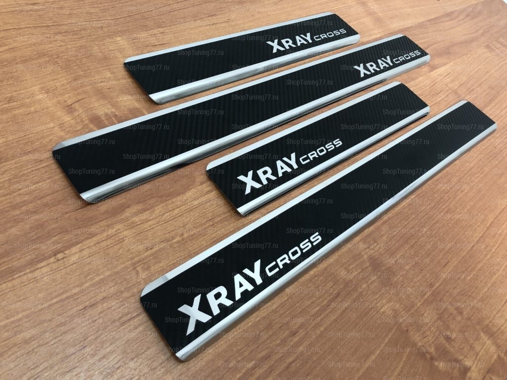Накладки на пороги Lada Xray Cross 2018- (нерж.сталь + КАРБОН) компл. 4шт.