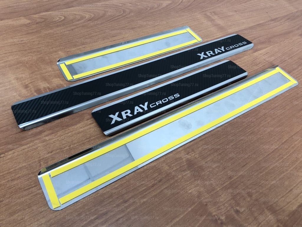 Накладки на пороги Lada Xray Cross 2018- (нерж.сталь + КАРБОН) компл. 4шт.