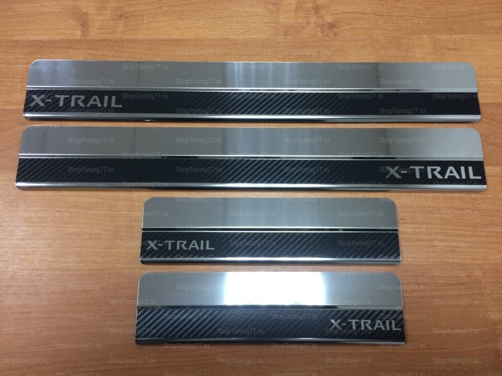 Накладки на пороги Nissan X-Trail T32 2015- (нерж.сталь + КАРБОН) компл. 4шт.