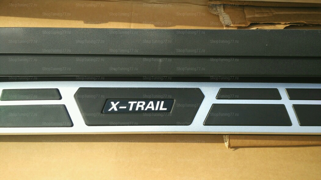 Пороги на Nissan X-trail  с эмблемой. Nissan X-Trail T32
